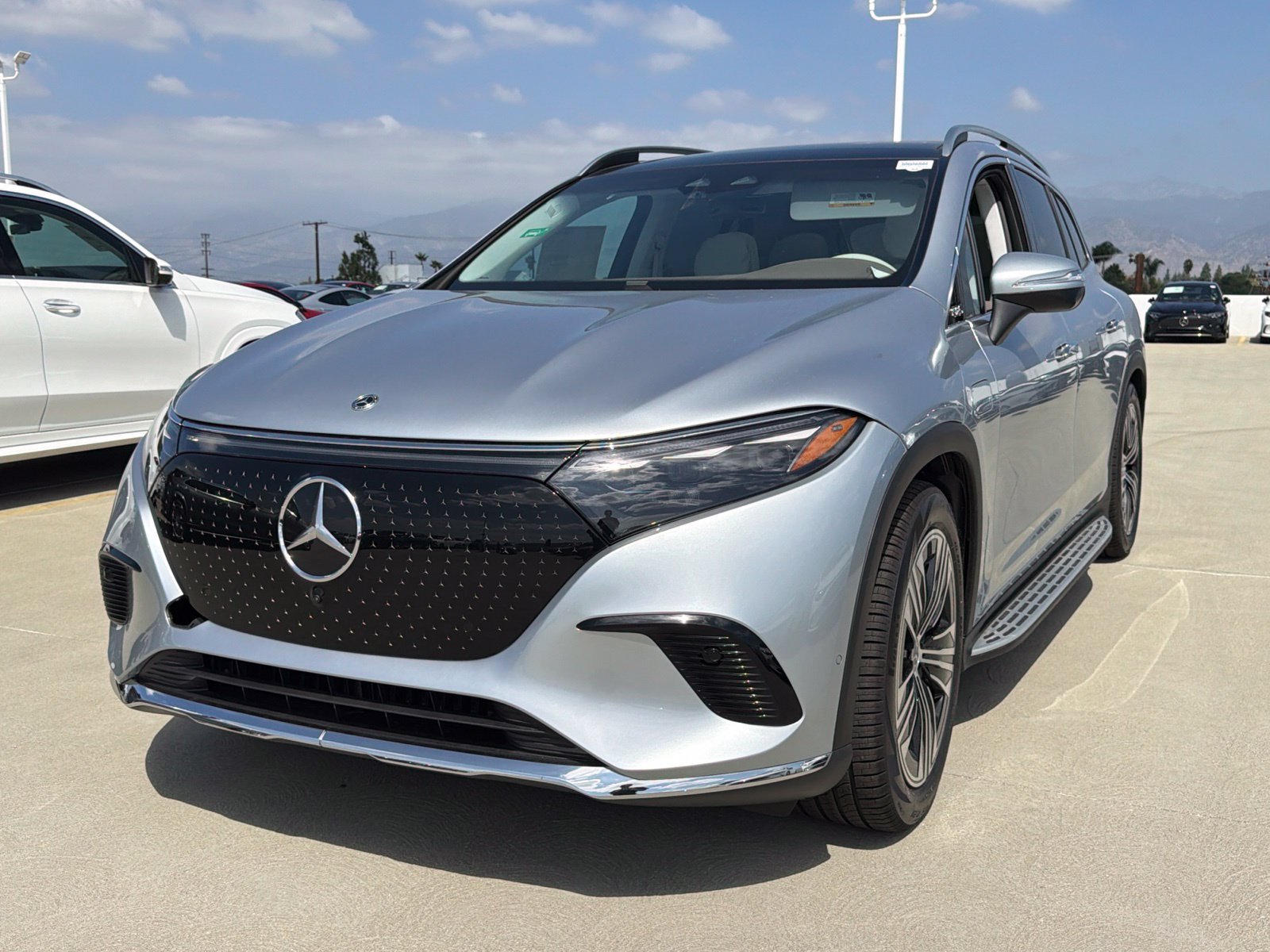New 2027 Mercedes-Benz EQS 400 4MATIC SUV image 6