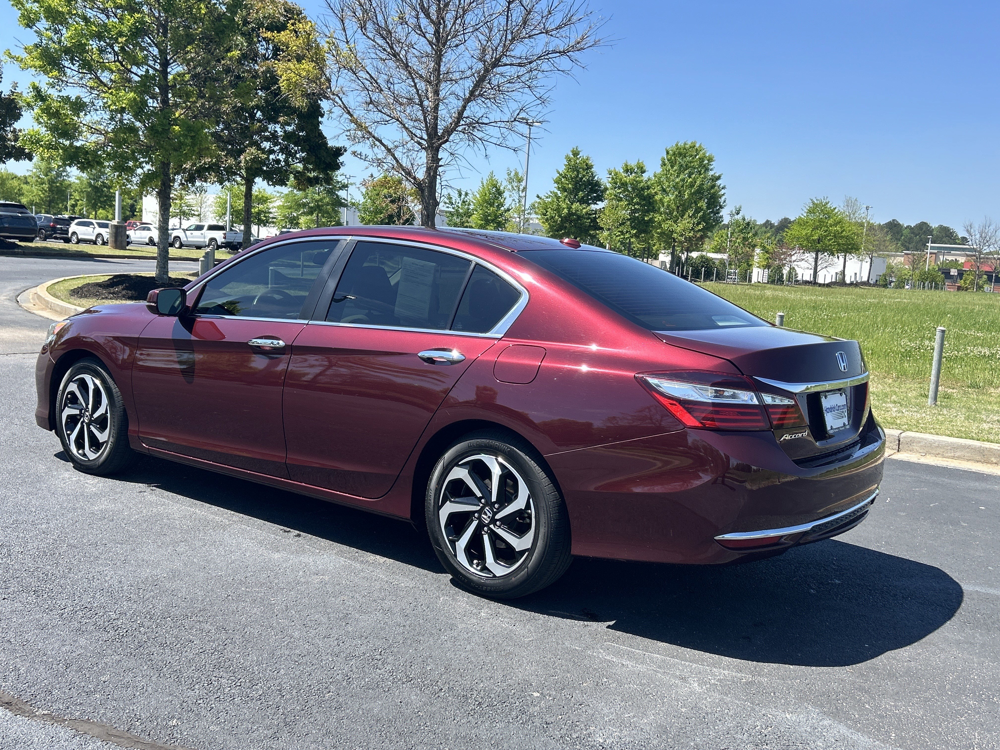 Used 2017 Honda Accord EX-L image 7