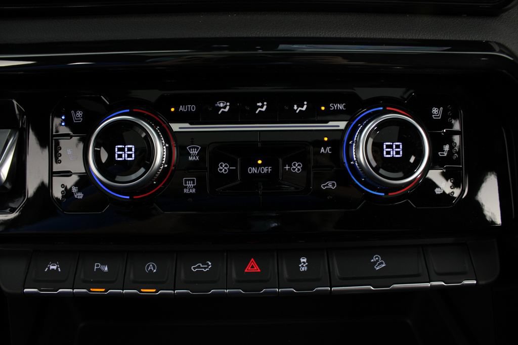 New 2026 GMC Sierra 1500 AT4 w/ AT4 Premium Package AWD/4WD image 8