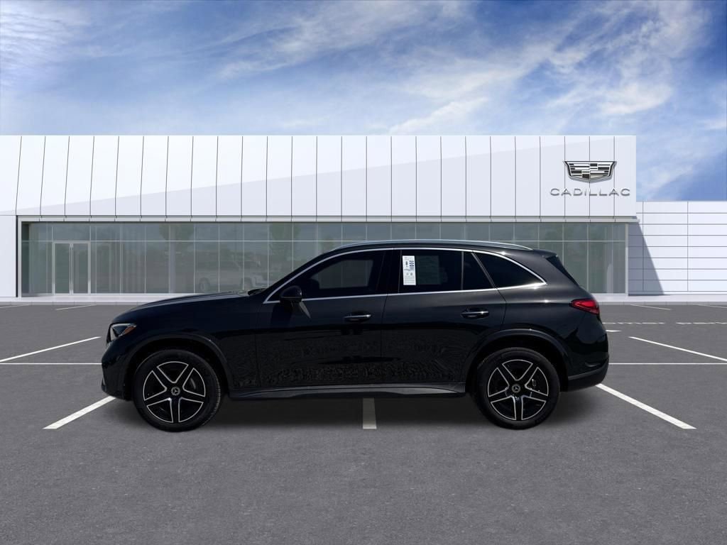 Used 2025 Mercedes-Benz GLC 300 4MATIC image 5