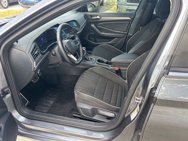 Used 2024 Volkswagen Jetta Sport FWD image 5