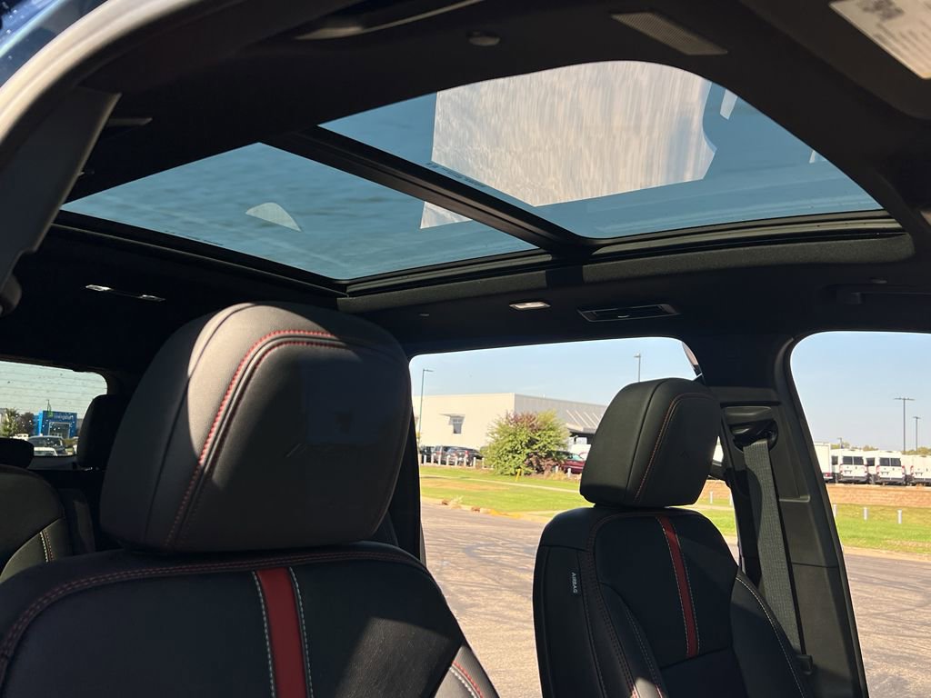 New 2026 Chevrolet Traverse RS w/ LPO, Floor Liner Package image 30