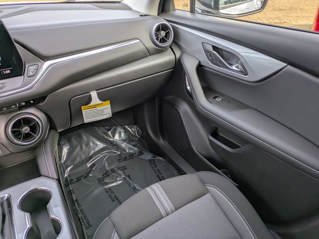 New 2025 Chevrolet Blazer LT w/ Midnight/Sport Edition FWD image 18