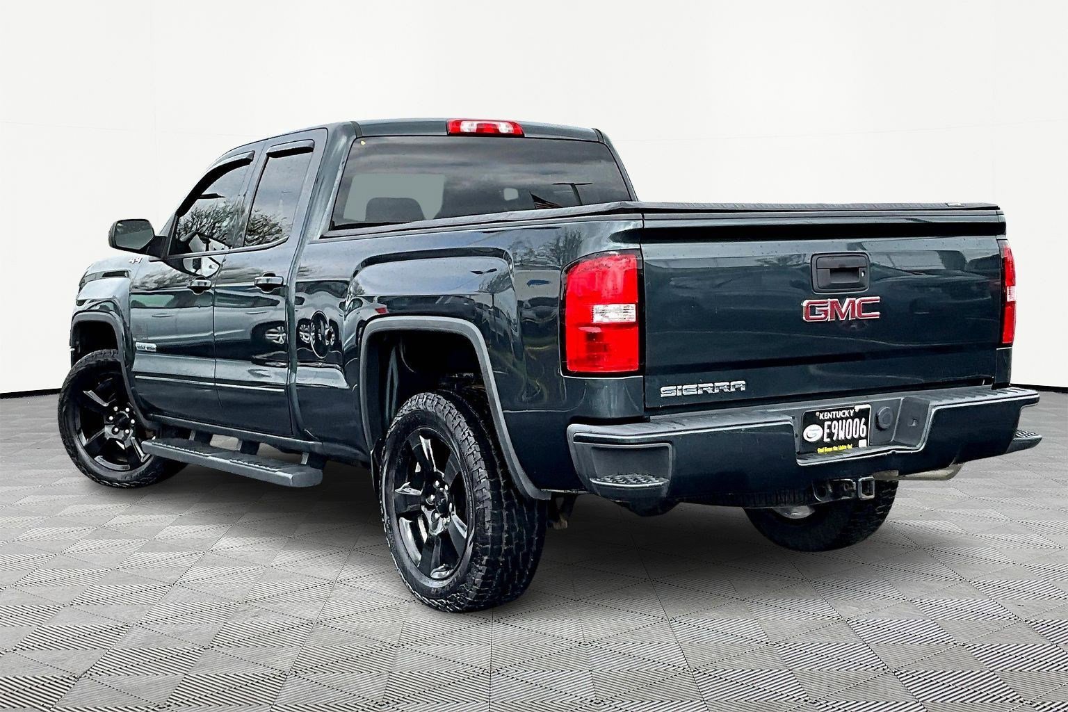 Used 2017 GMC Sierra 1500 4x4 Double Cab w/ Elevation Edition image 4