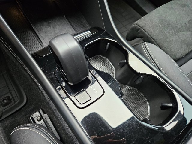 Certified 2023 Volvo C40 P8 Recharge Ultimate w/ Protection Package Premier AWD/4WD image 28