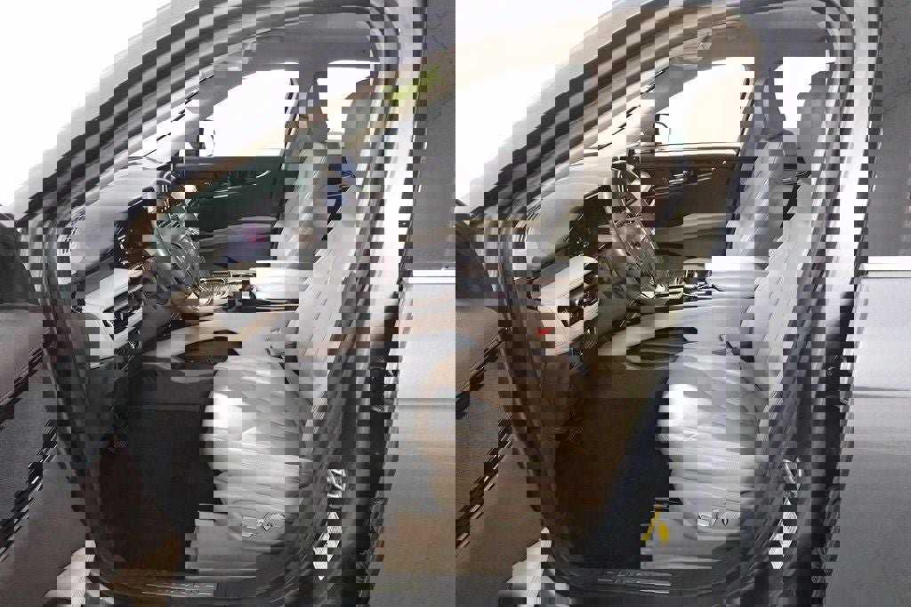 Used 2023 Lincoln Nautilus AWD w/ Premium Package image 10