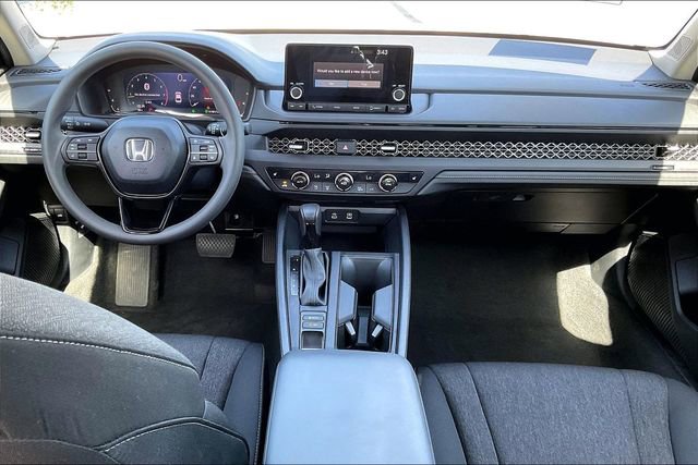 Used 2025 Honda Accord SE image 15