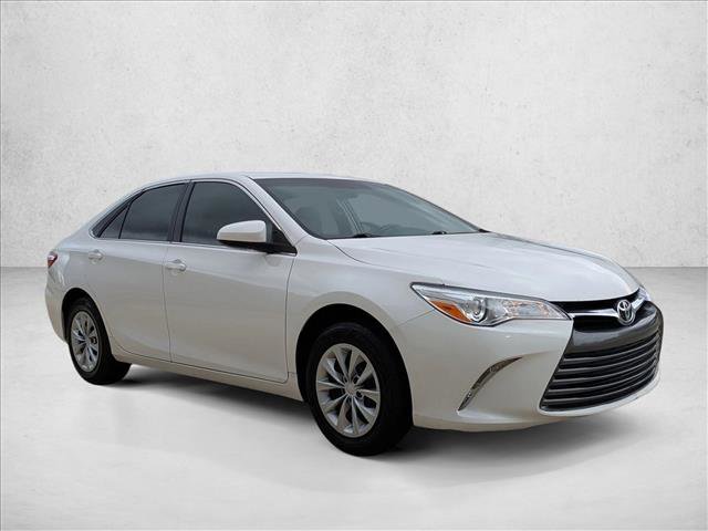 Used 2017 Toyota Camry LE image 3