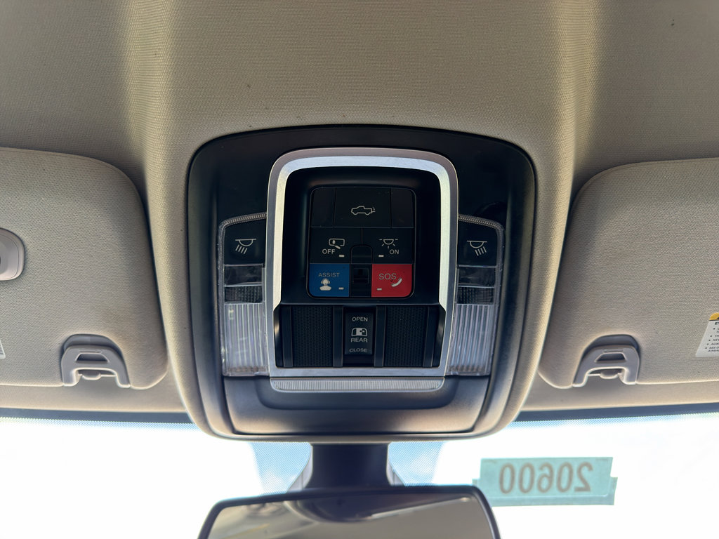 Used 2024 RAM 3500 Laramie image 29