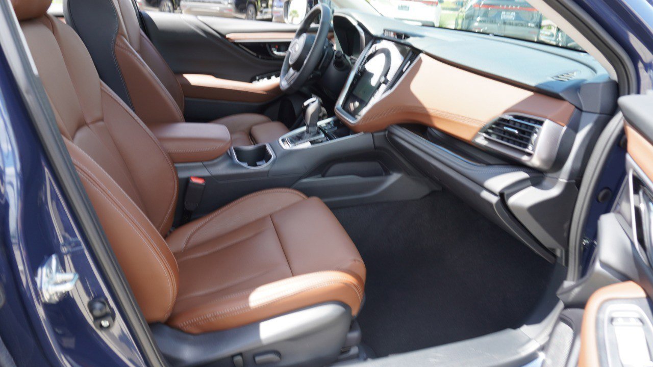 Used 2025 Subaru Outback Touring AWD/4WD image 14