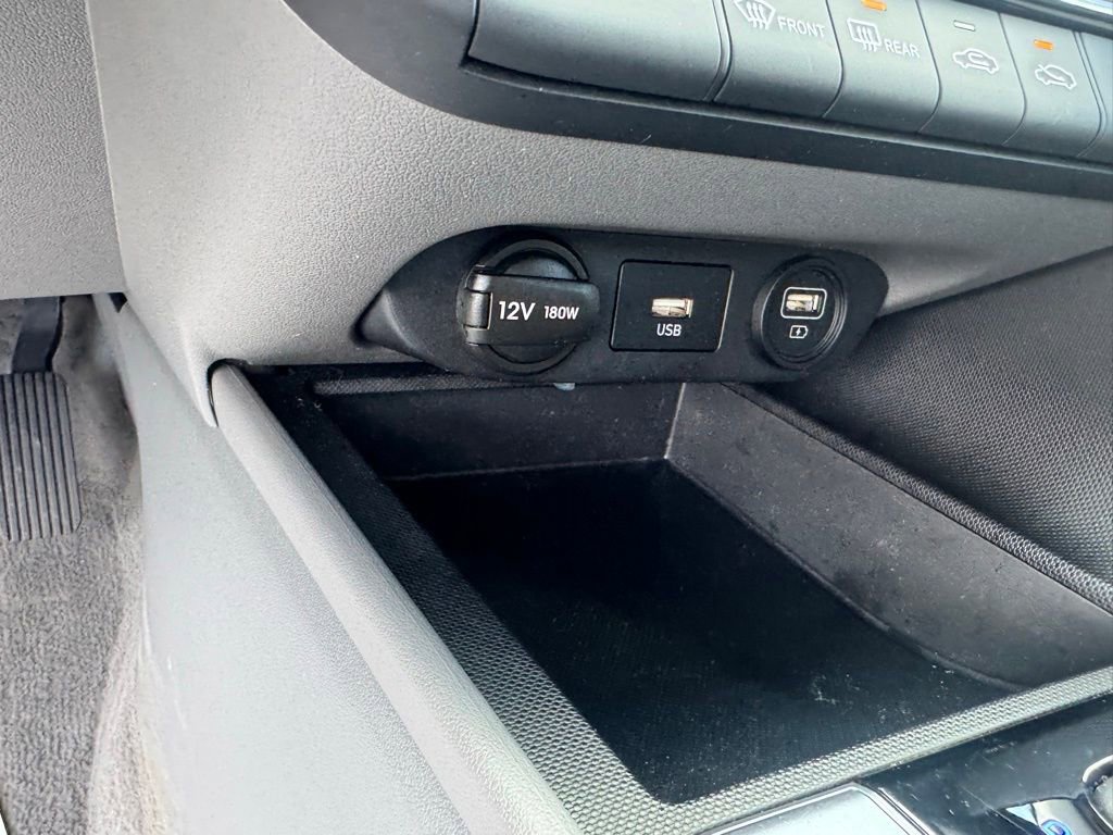 Used 2023 Hyundai Elantra SEL image 29