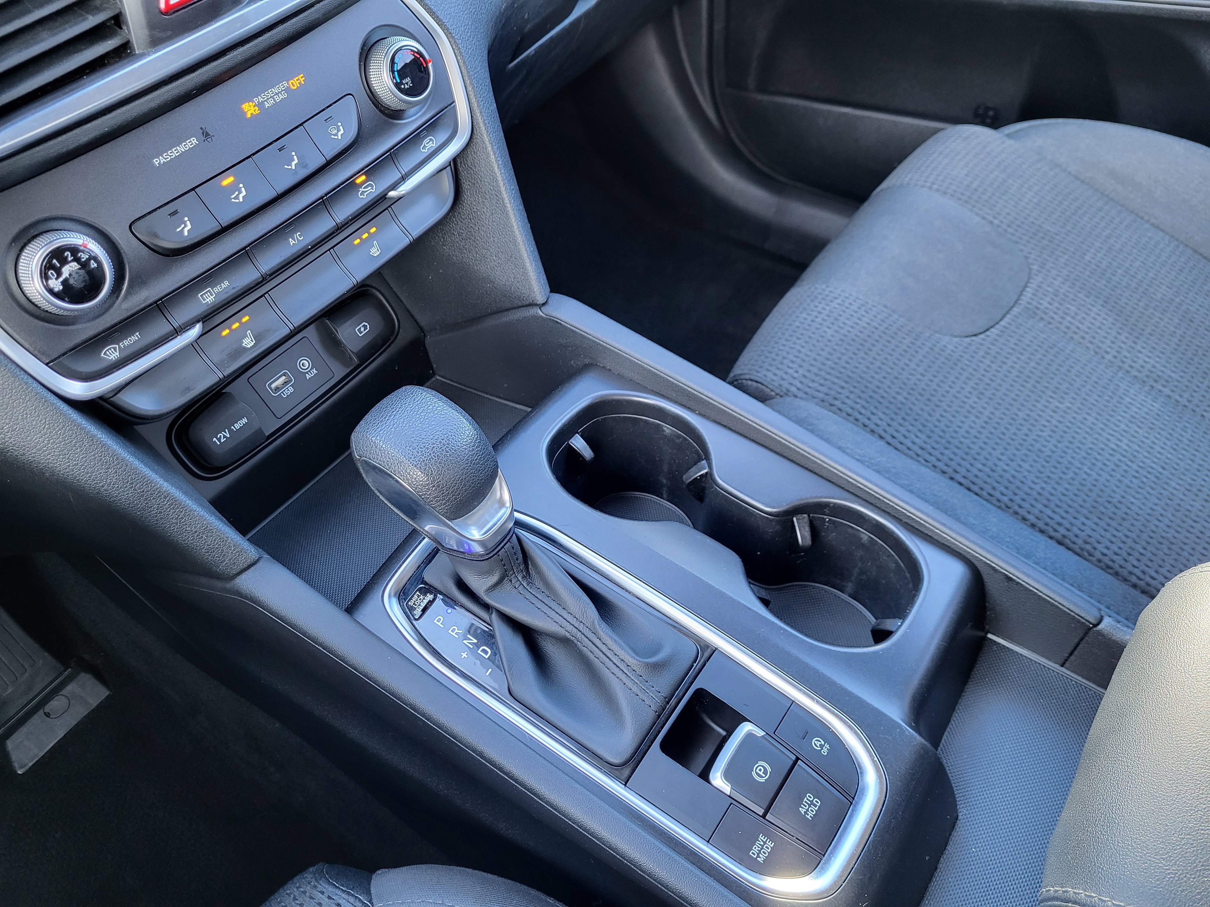 Used 2019 Hyundai Santa Fe SEL image 25