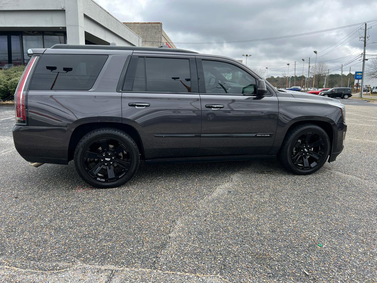 Used 2018 Cadillac Escalade Platinum image 22