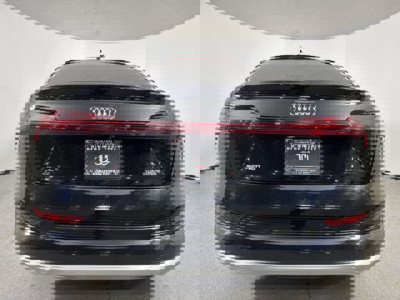 Used 2020 Audi e-tron Premium Plus image 35