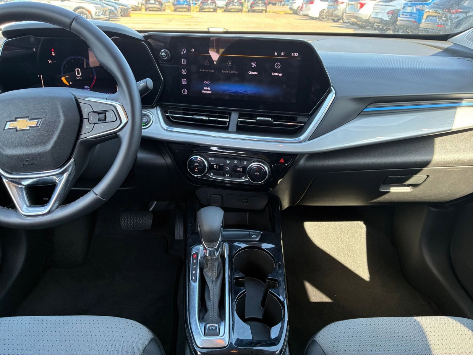 Used 2025 Chevrolet Trax LT w/ LT Convenience Package image 14