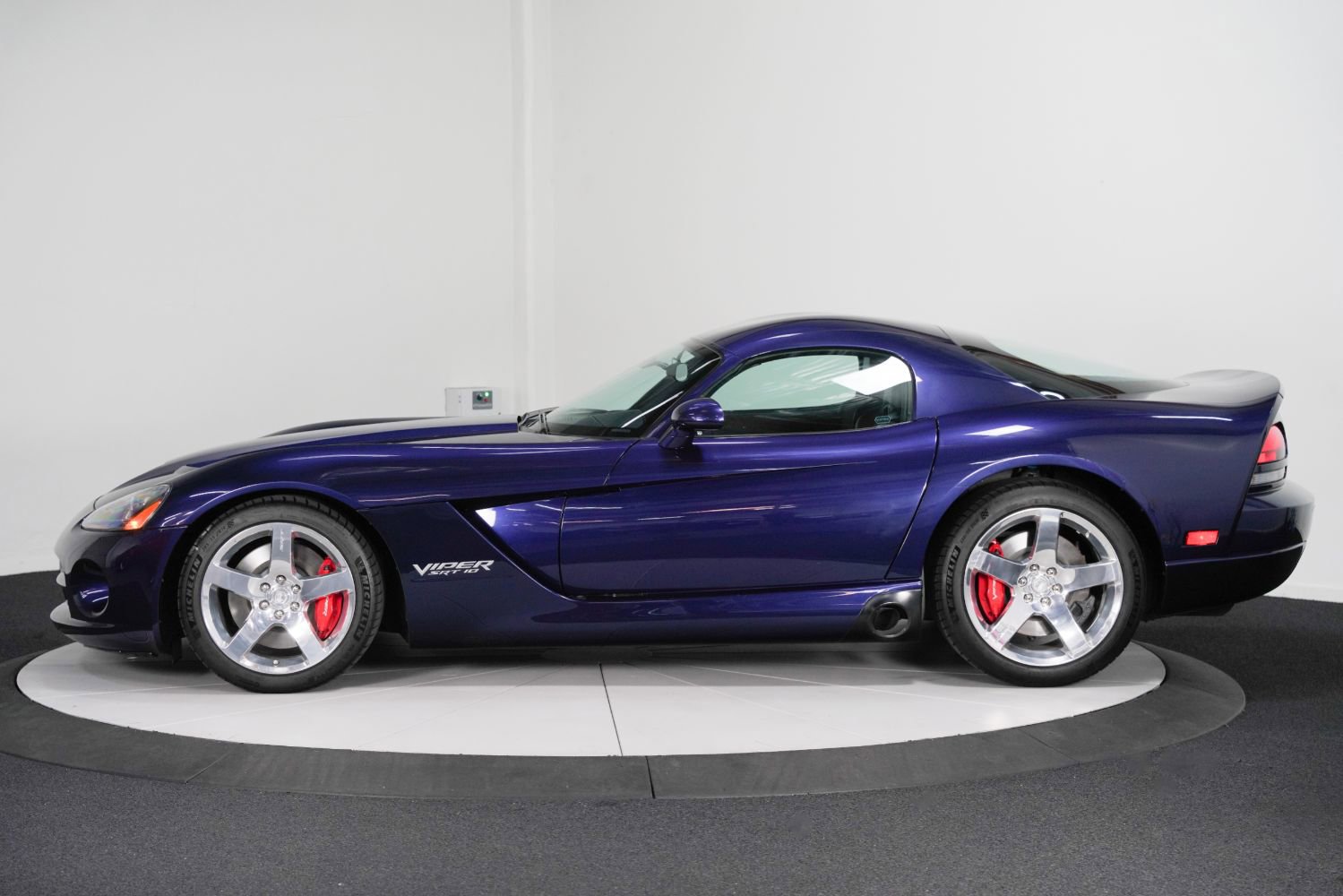 Used 2008 Dodge Viper SRT-10 image 7