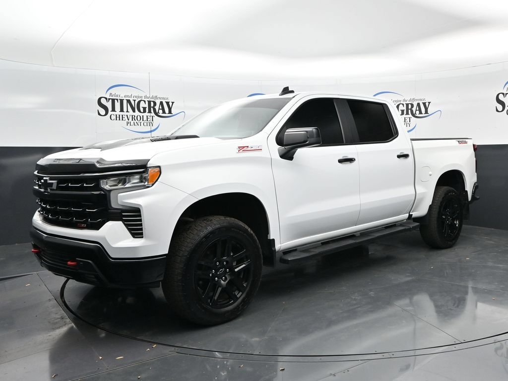 Used 2022 Chevrolet Silverado 1500 LT Trail Boss w/ LPO, Dark Essentials Package AWD/4WD image 3