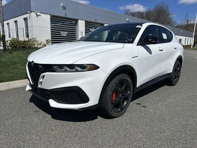 New 2026 Alfa Romeo Tonale w/ Quick Order Package 23H Volce AWD/4WD image 4