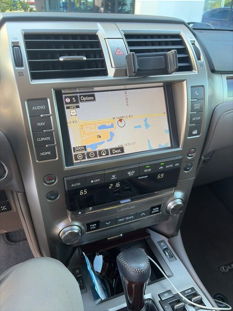 Used 2019 Lexus GX 460 Luxury AWD/4WD image 2