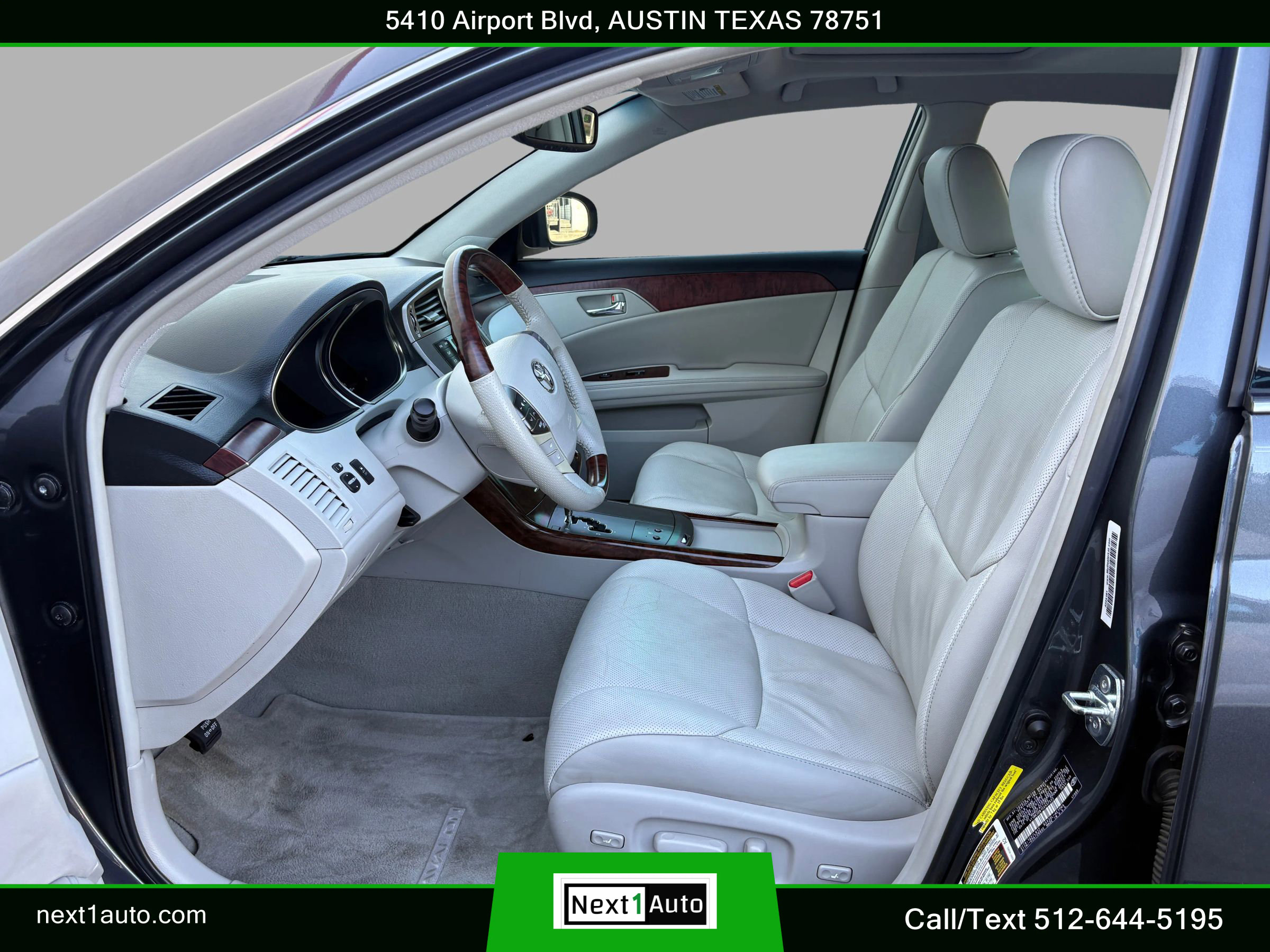 Used 2012 Toyota Avalon Limited image 16