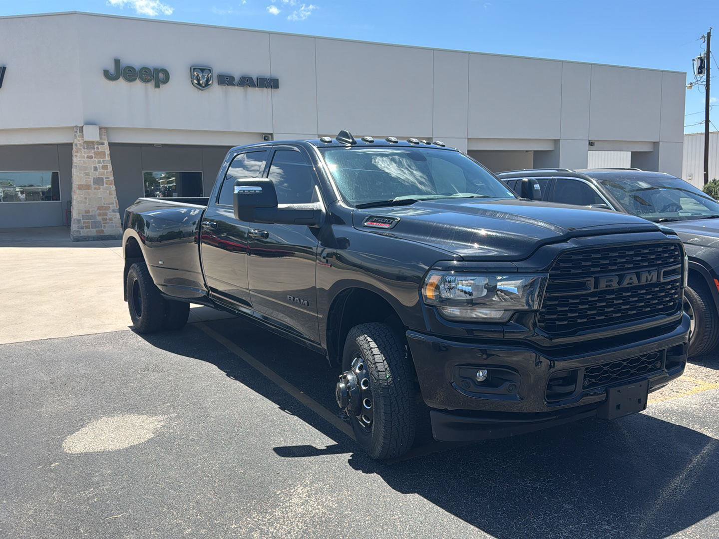 Used 2024 RAM 3500 Big Horn w/ Night Edition AWD/4WD image 2
