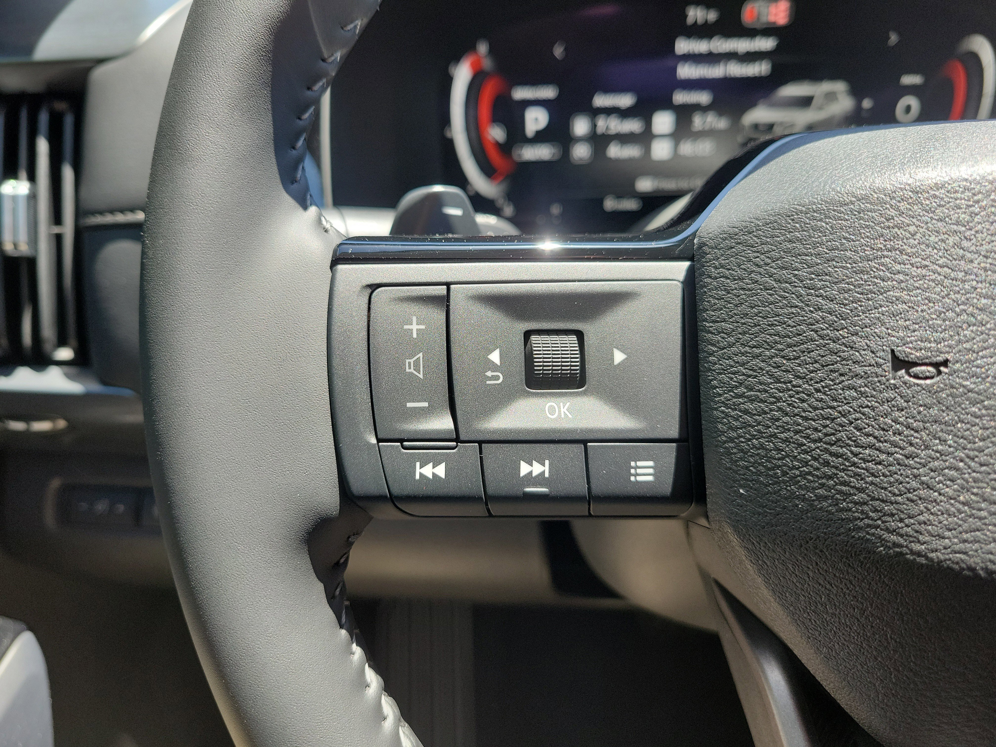 New 2026 Nissan Pathfinder SL AWD/4WD image 17
