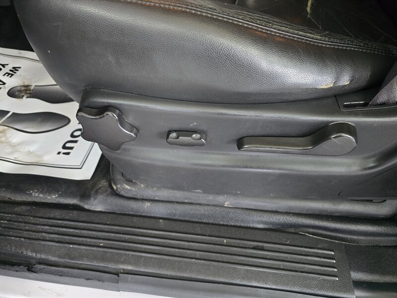 Used 2013 GMC Yukon XL 2500 w/ Skid Plate Package AWD/4WD image 25