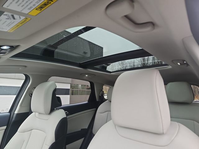 Used 2024 Kia Sportage EX w/ EX Premium Package image 17