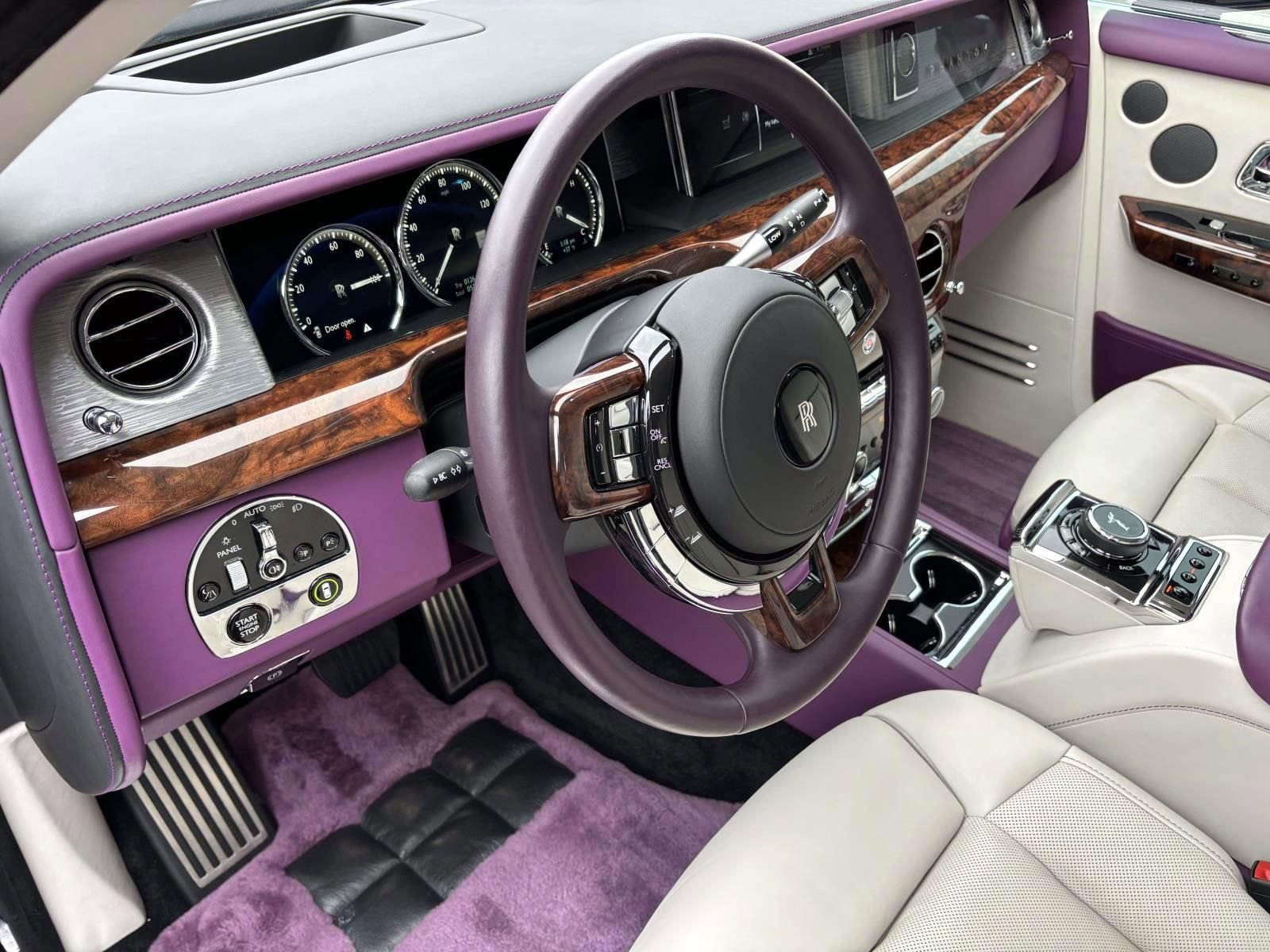 Used 2019 Rolls-Royce Phantom Sedan image 19