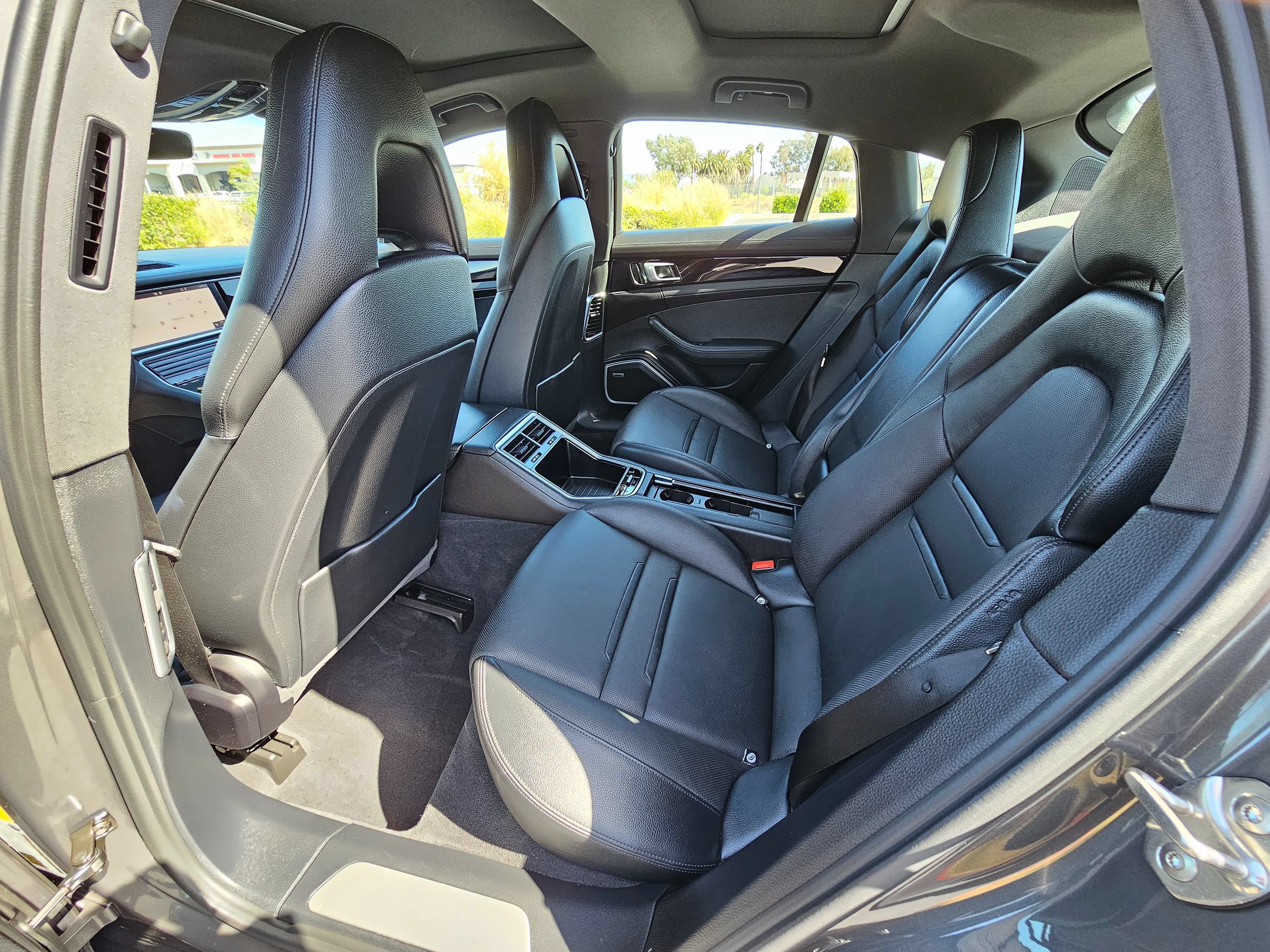 Used 2018 Porsche Panamera image 19