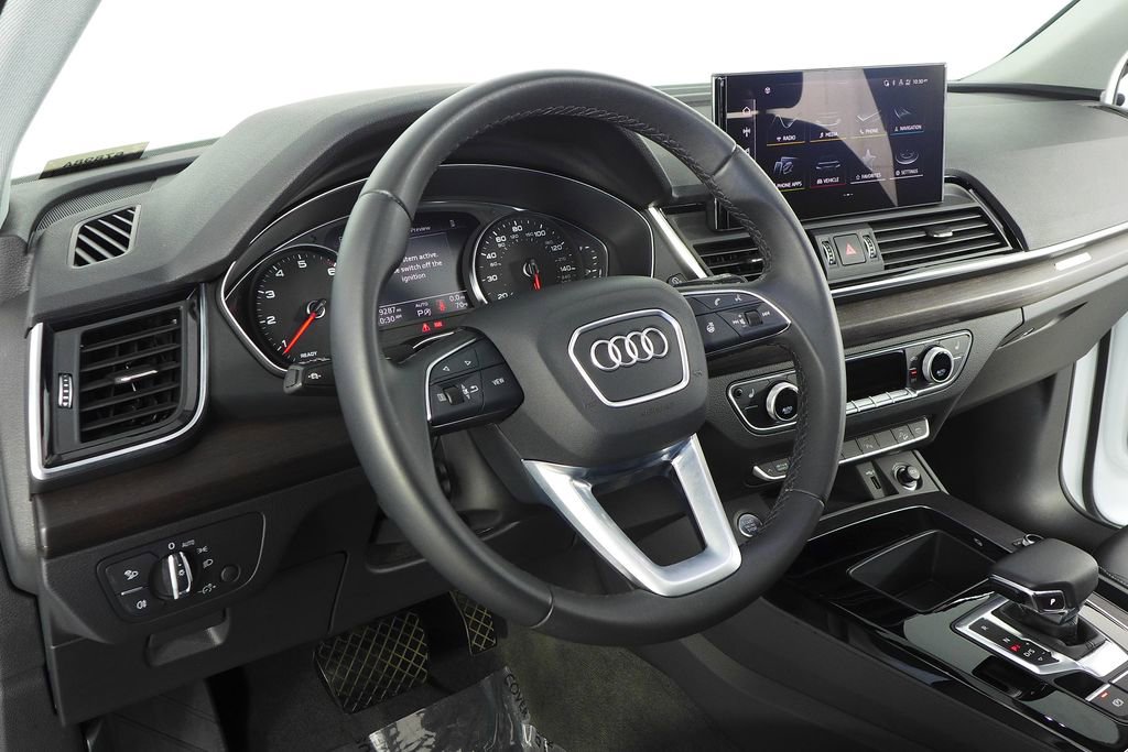 Used 2023 Audi Q5 2.0T Premium w/ Convenience Package image 31