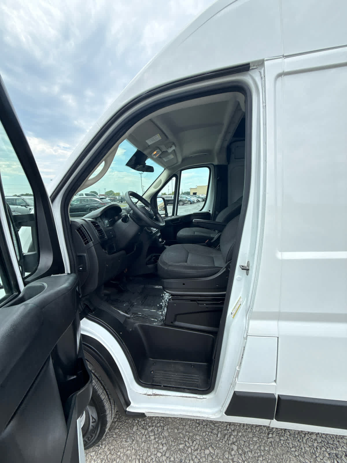 Used 2023 RAM ProMaster 2500 FWD image 37