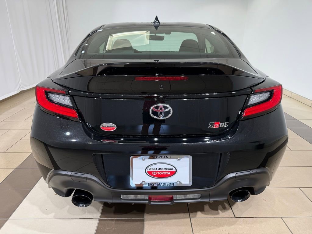 New 2025 Toyota GR86 Premium image 4