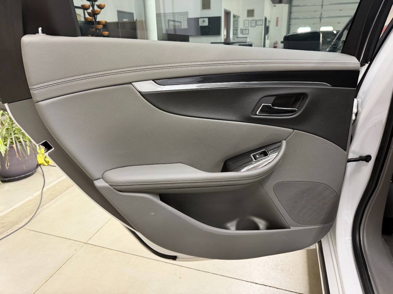 Used 2018 Chevrolet Impala LS FWD image 12