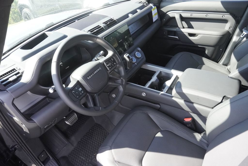 New 2025 Land Rover Defender 110 V8 image 18