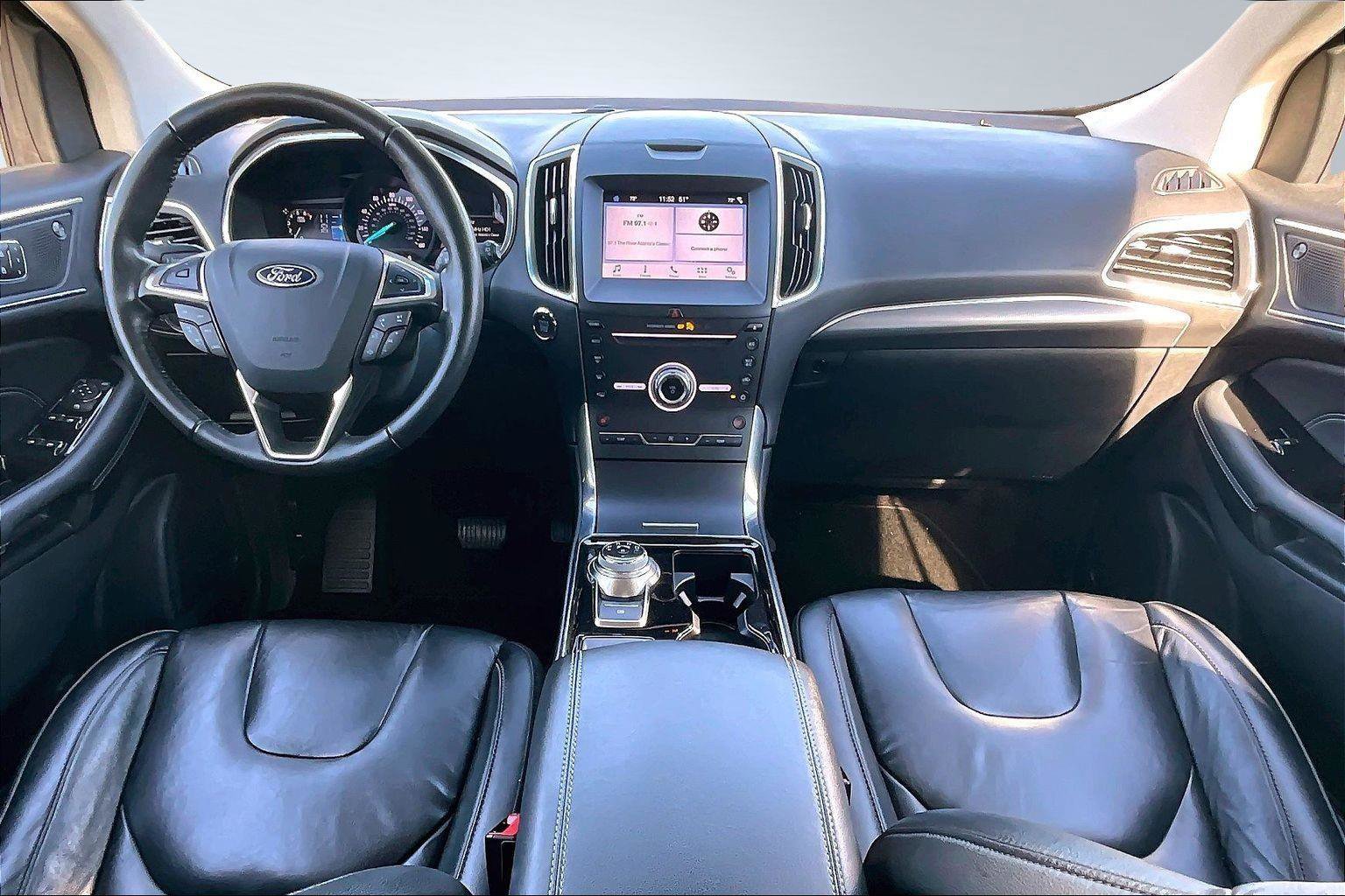 Used 2019 Ford Edge Titanium image 7