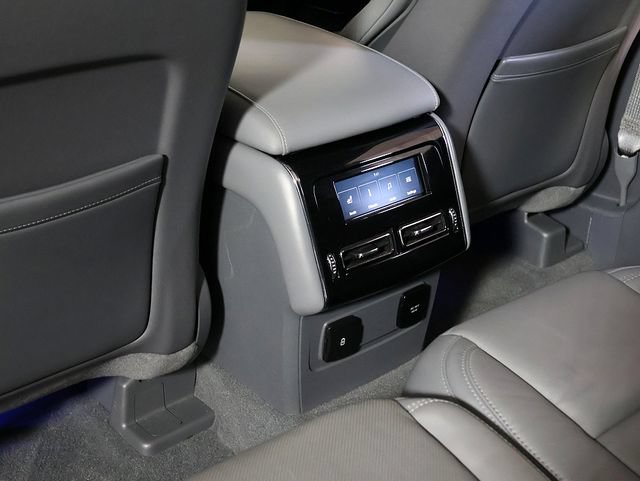 Used 2020 Lincoln Aviator Reserve w/ Equipment Group 201A AWD/4WD image 16