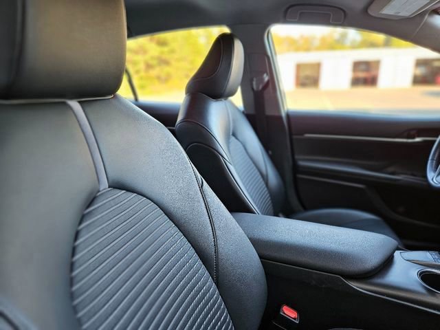 Used 2023 Toyota Camry SE image 14