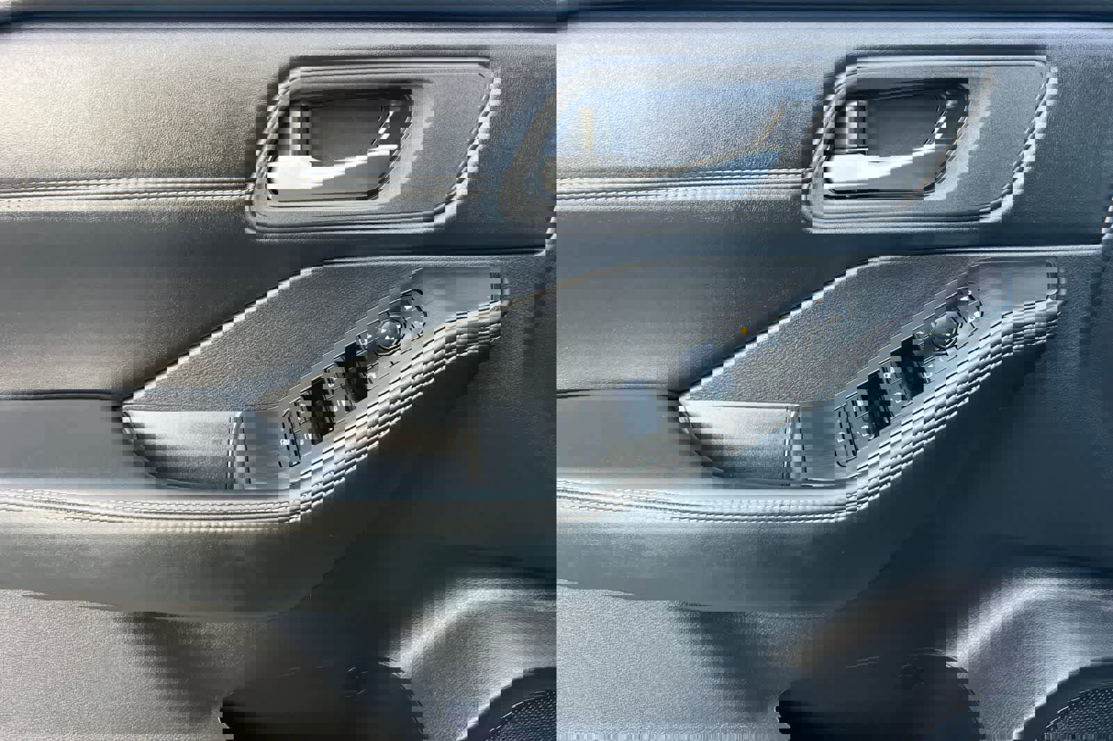 New 2026 Nissan Rogue SV image 13