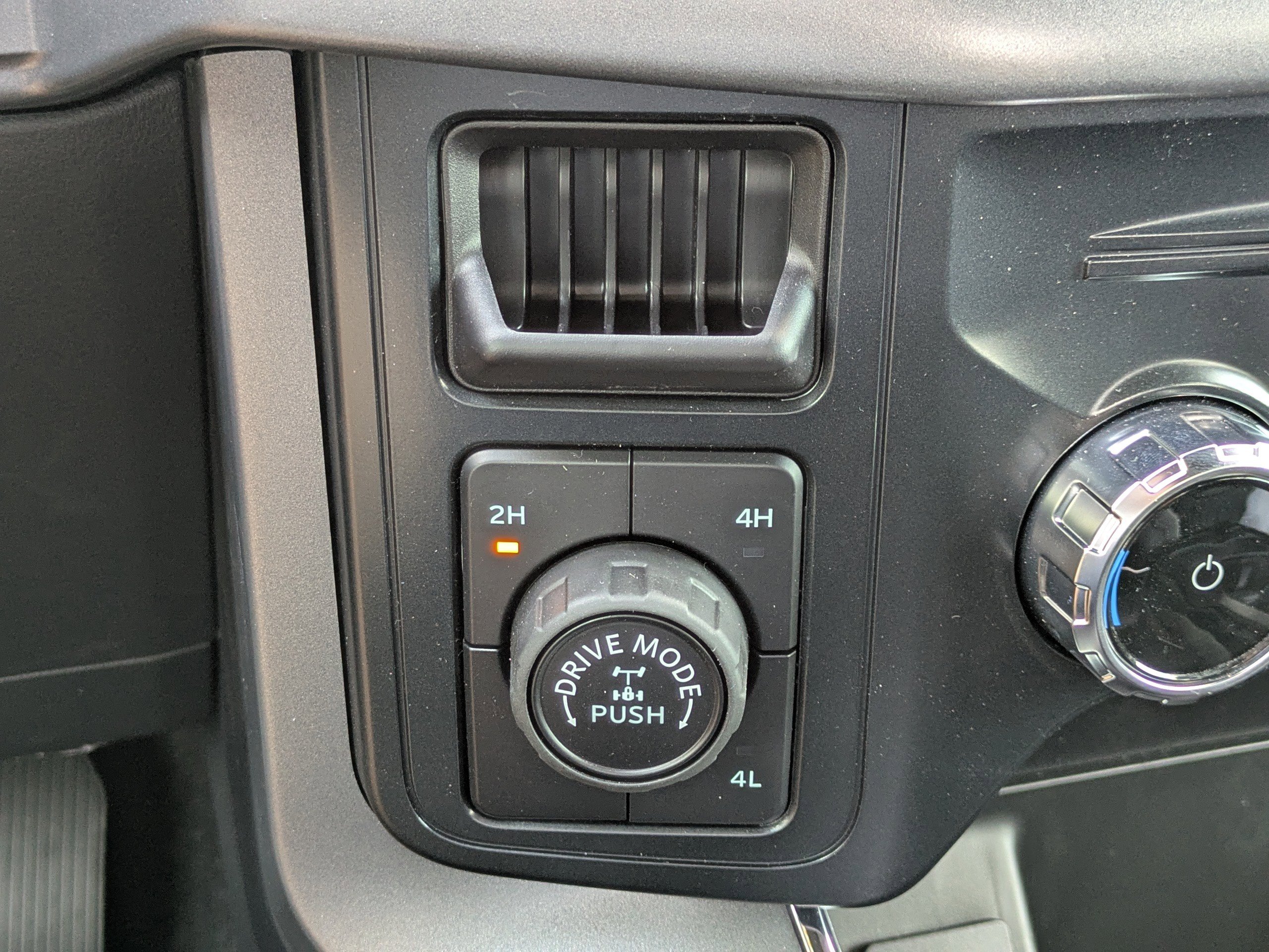 Certified 2026 Ford F150 XLT w/ Equipment Group 302A MID image 28