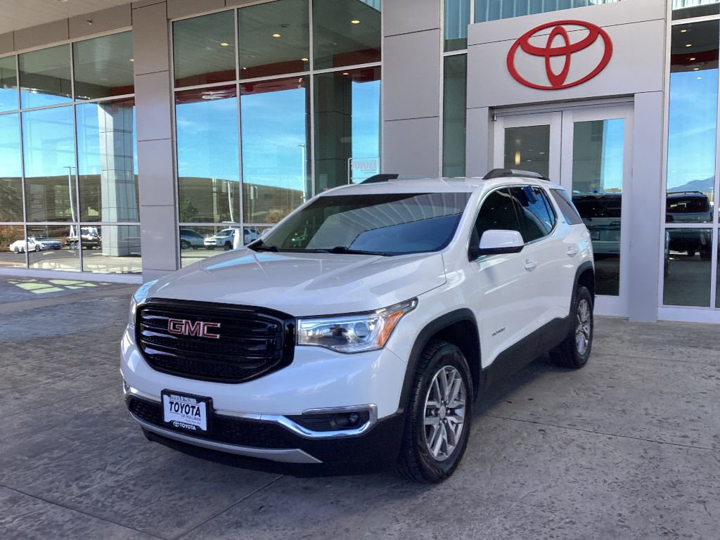 Used 2018 GMC Acadia SLE w/ LPO, Black Accent Package image 4