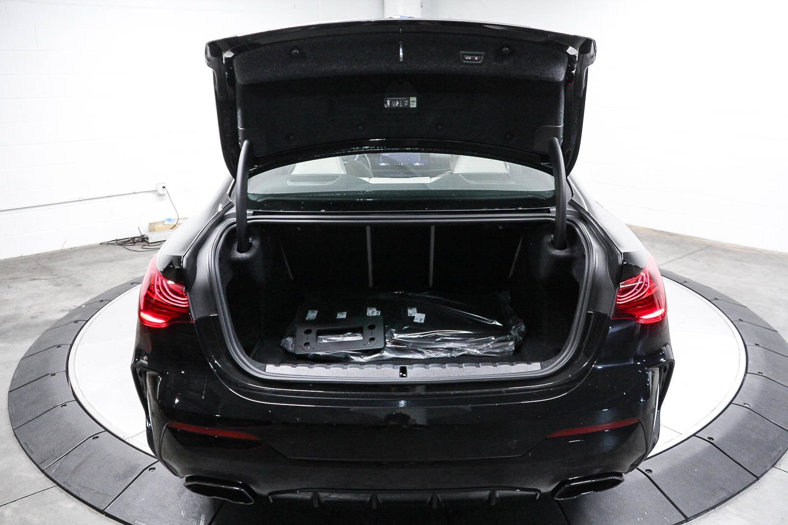 New 2026 BMW M440i Coupe w/ Premium Package RWD image 26