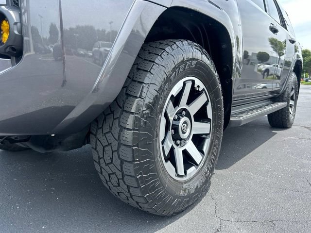 Used 2019 Toyota 4Runner TRD Off-Road AWD/4WD image 14