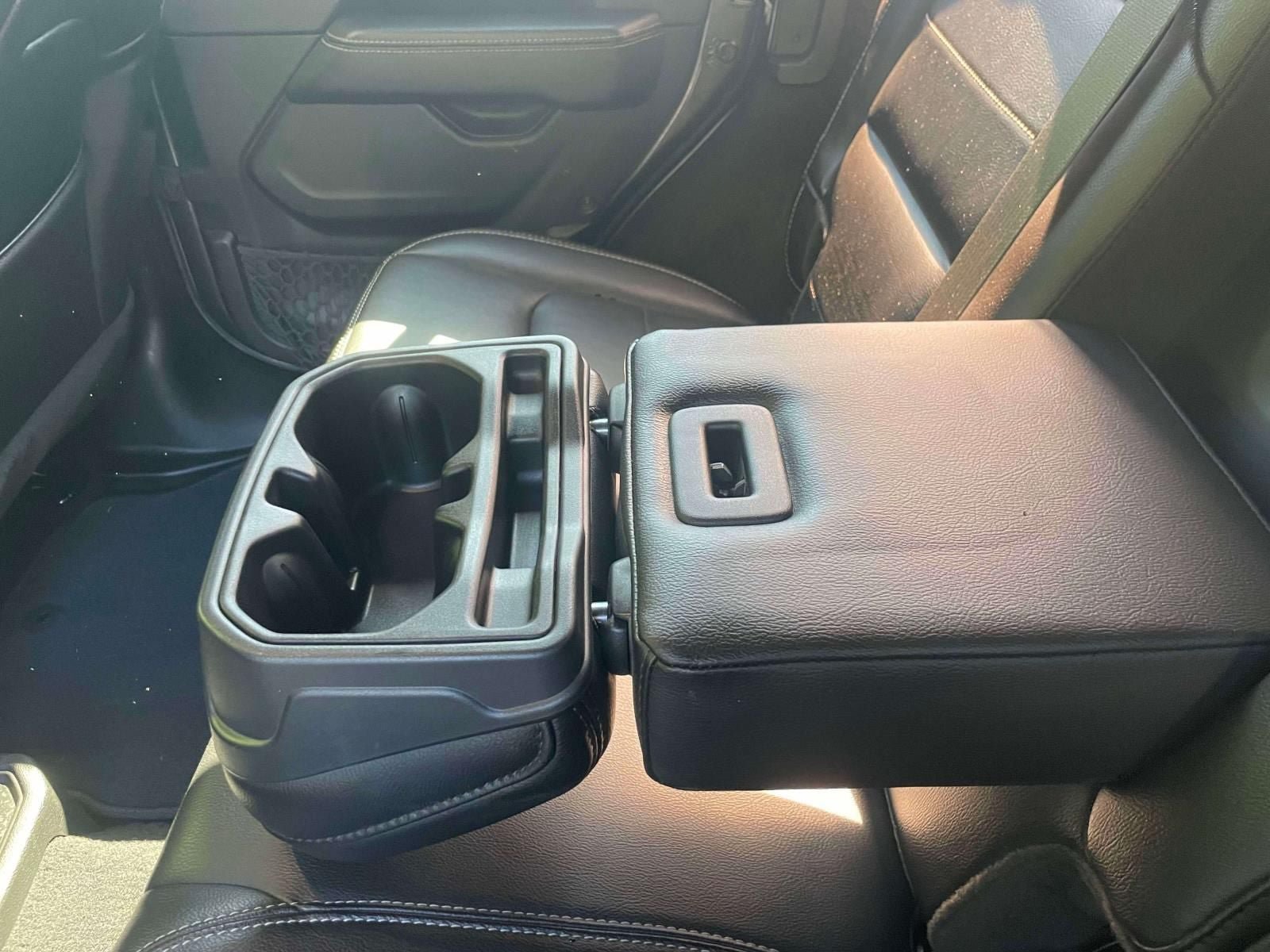 Used 2021 Jeep Wrangler Unlimited Sahara AWD/4WD image 12