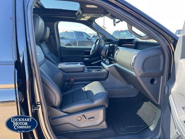 New 2026 Ford Expedition Platinum w/ Stealth Appearance Package image 24