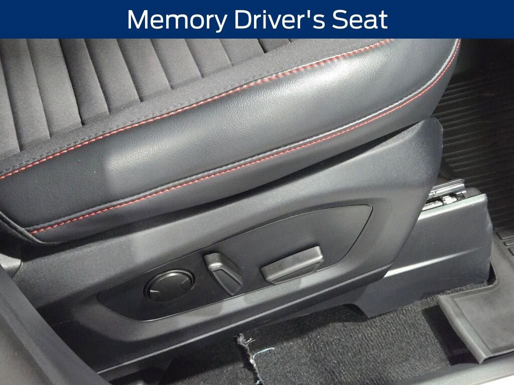 Used 2025 Ford Explorer ST-Line w/ Premium Package image 8