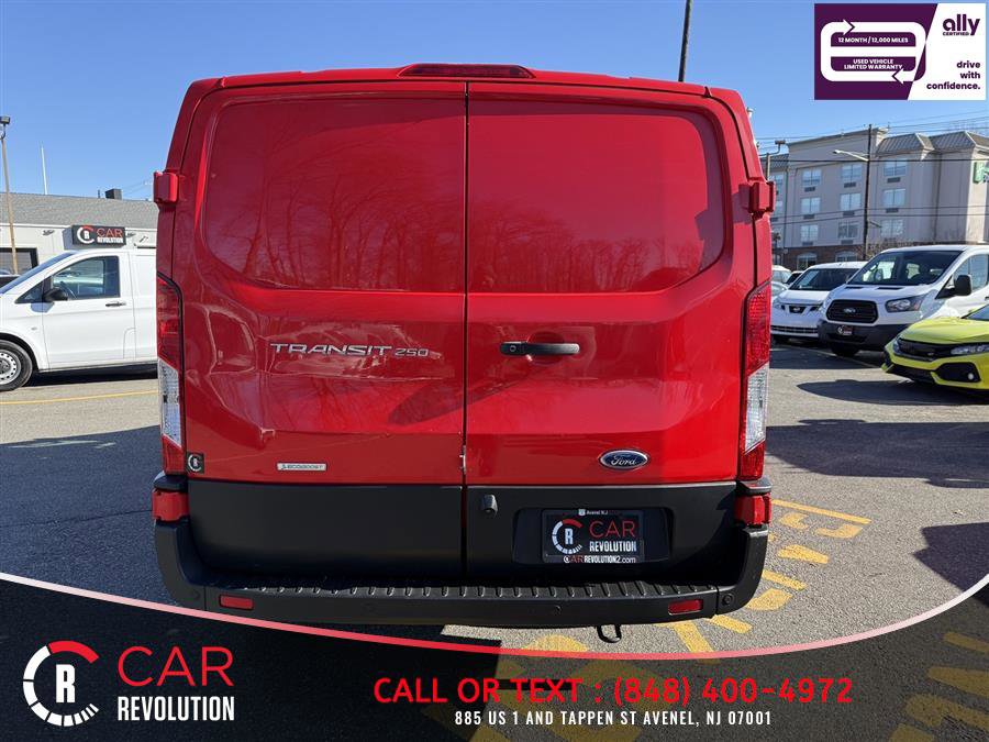 Used 2023 Ford Transit 250 Low Roof RWD image 5