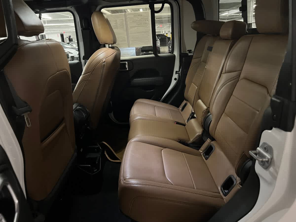 Used 2020 Jeep Gladiator Overland AWD/4WD image 22