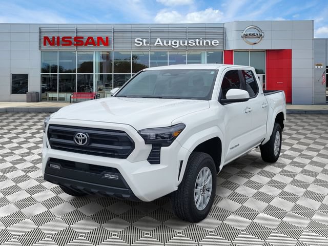 Used 2025 Toyota Tacoma SR5 AWD/4WD image 4