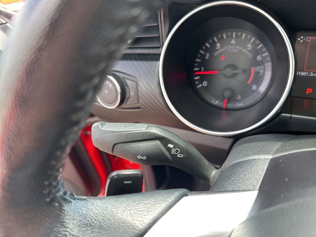 Used 2020 Ford Mustang Convertible RWD image 26